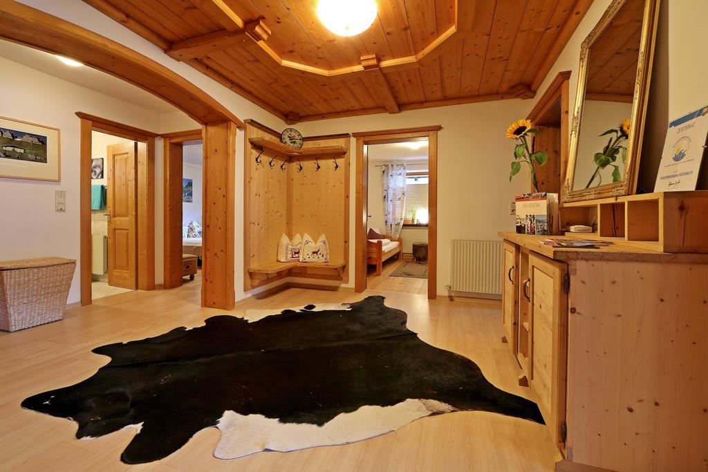 Alpen Appartements Hochmuth Майерхофен Стая снимка
